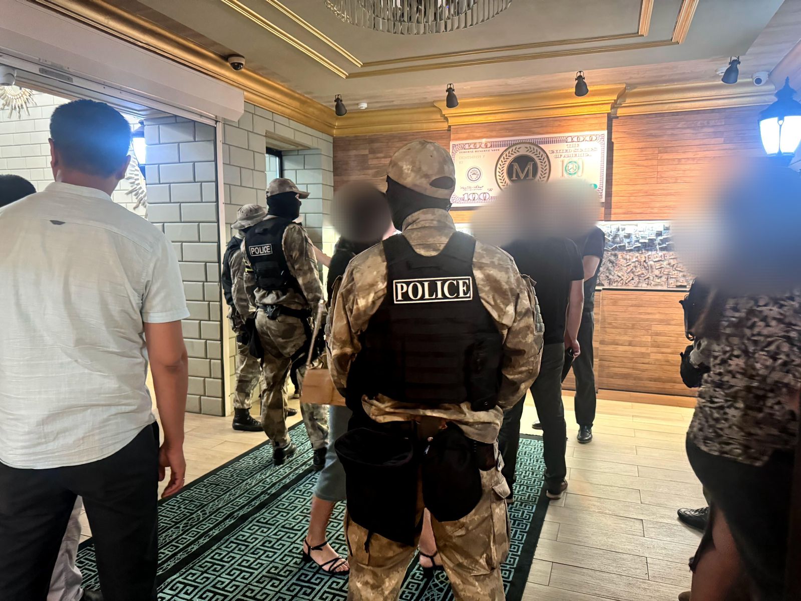 26 охранников работали без документов в клубах Уральска